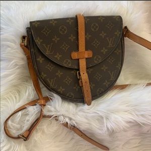 Louis Vuitton Chantilly MM crossbody bag